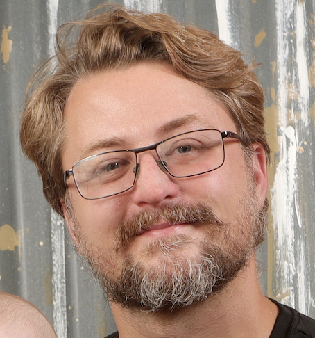 Vic Dell (Husband / Dad)